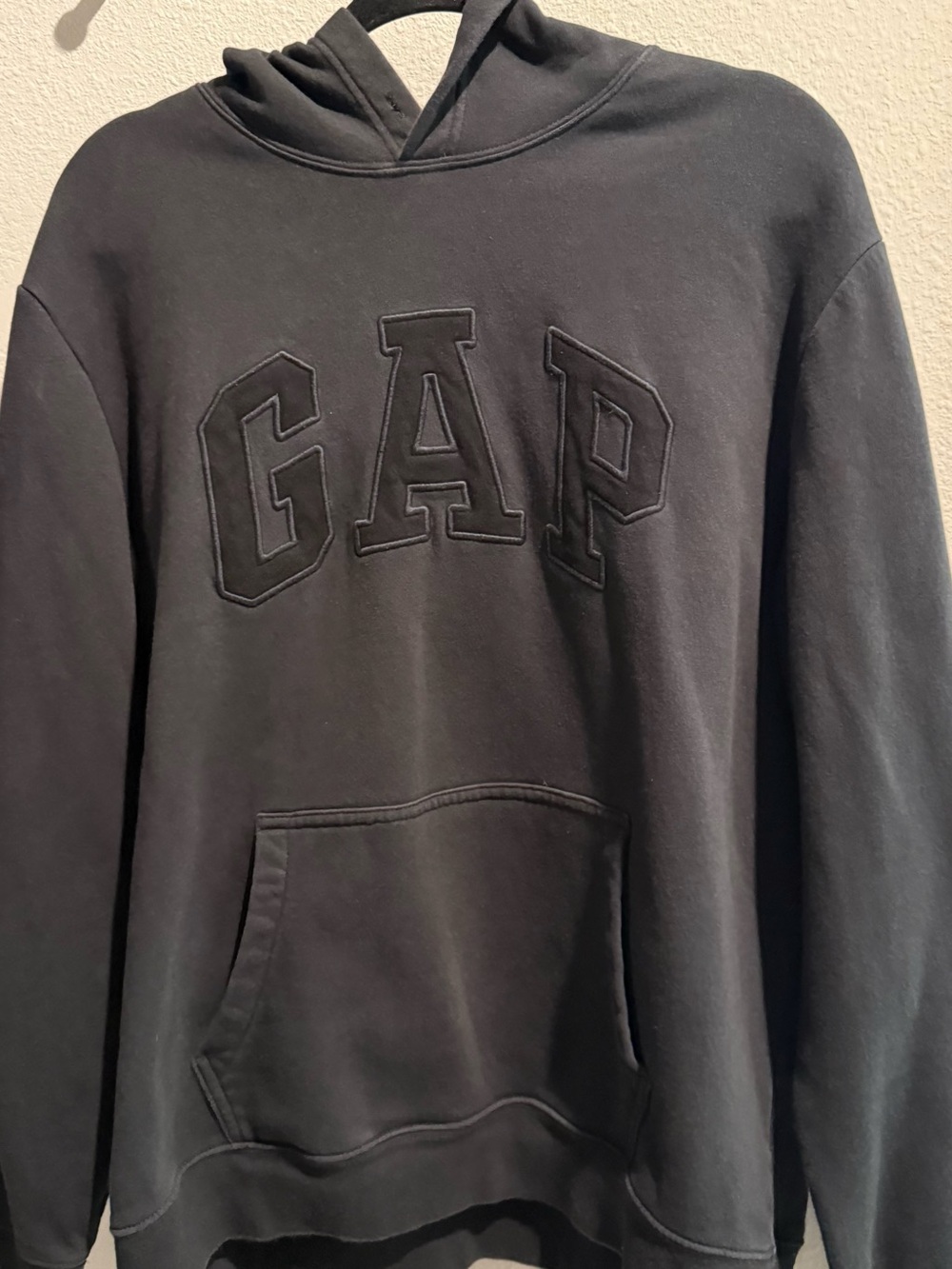 GAP Men's Black Pullover Hoodie with Embroidered Logo